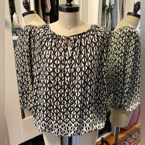 Chaus- Women’s Black and White Geometric Patterned Top, 3/4 Sleeves, Size Medium